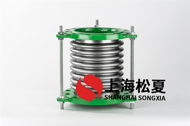 供热管线联网设备管道中用波纹补偿器承接.jpg